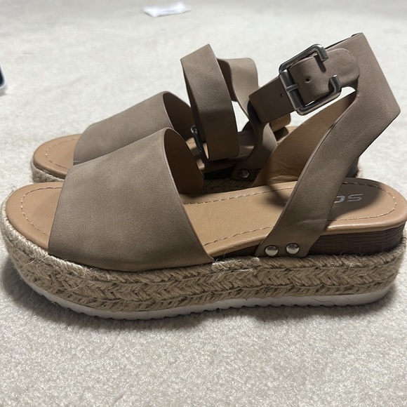 Soda Sandal Platforms - Picture 3 of 4